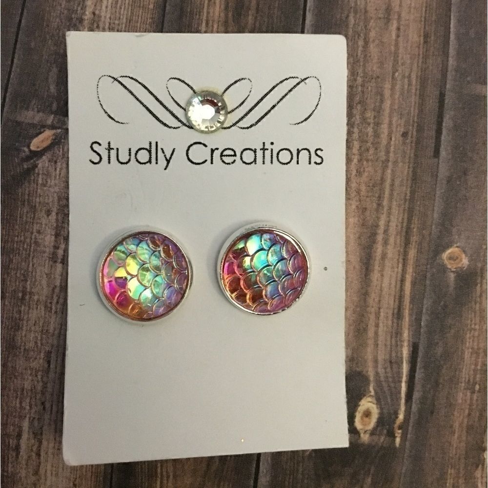 Studlycreations light pink mermaid earrings